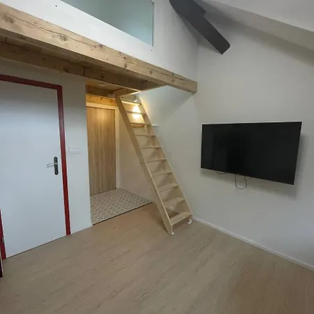 Vinarice Apartmán Kladno
